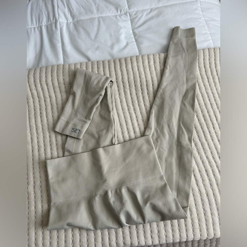 cream SET active leggings